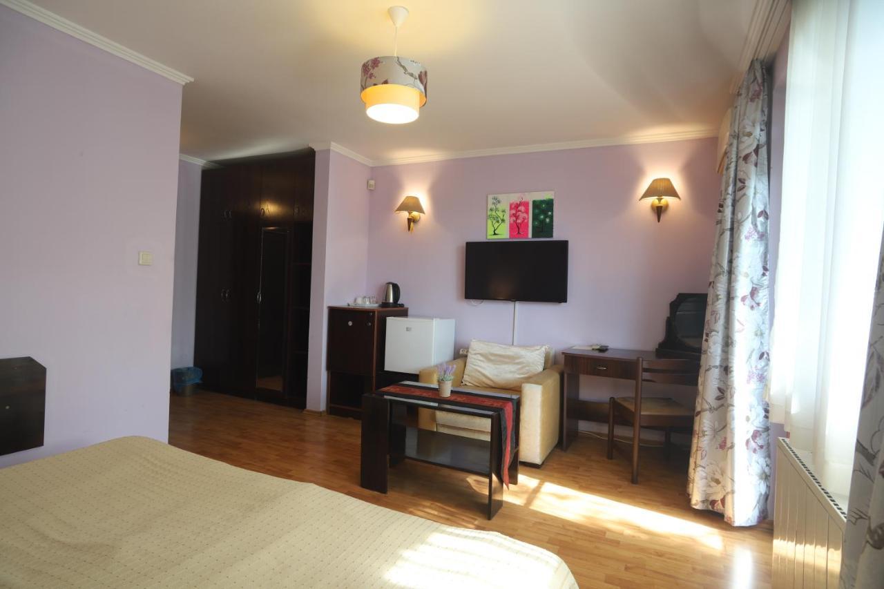 Guest House Yanita Varna Buitenkant foto